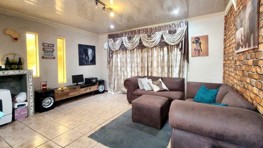 3 Bedroom Property for Sale in Miederpark North West